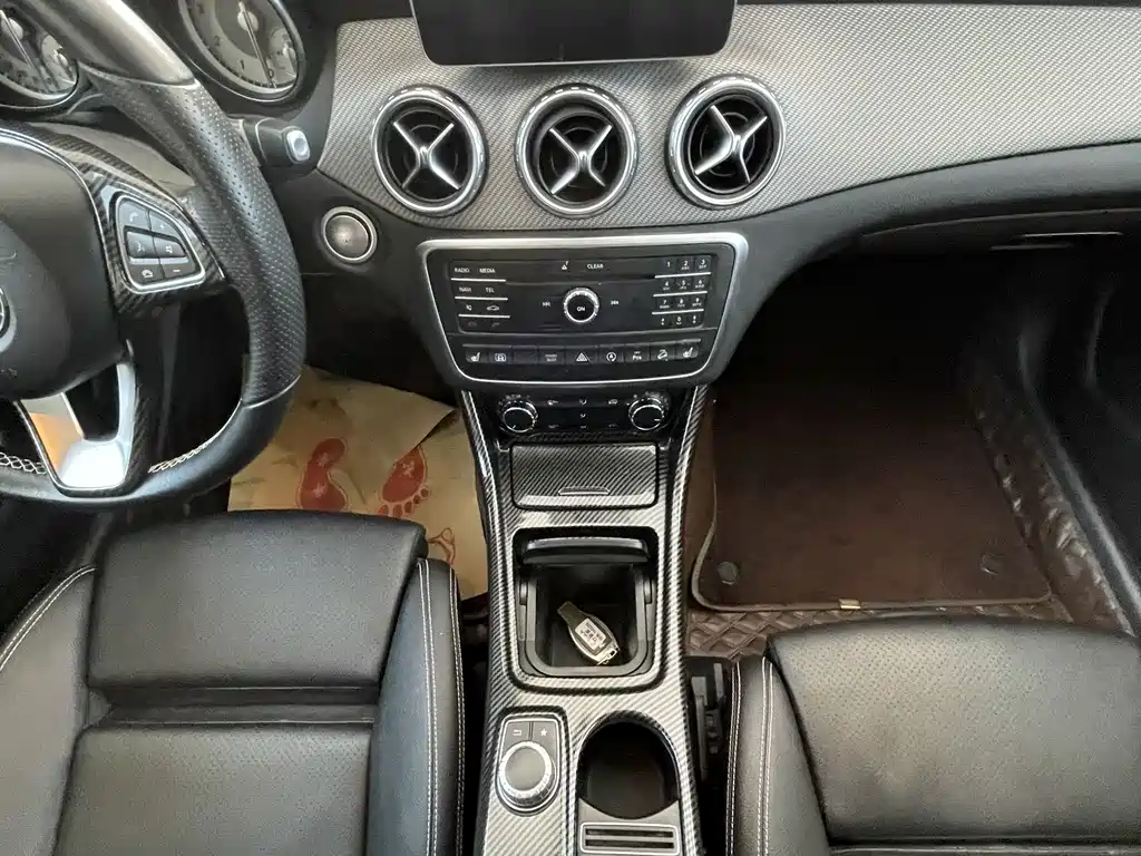 Mercedes-Benz GLA 2017 — фото 13