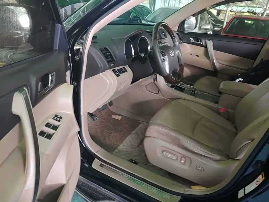 Toyota Highlander 2014 — фото 16