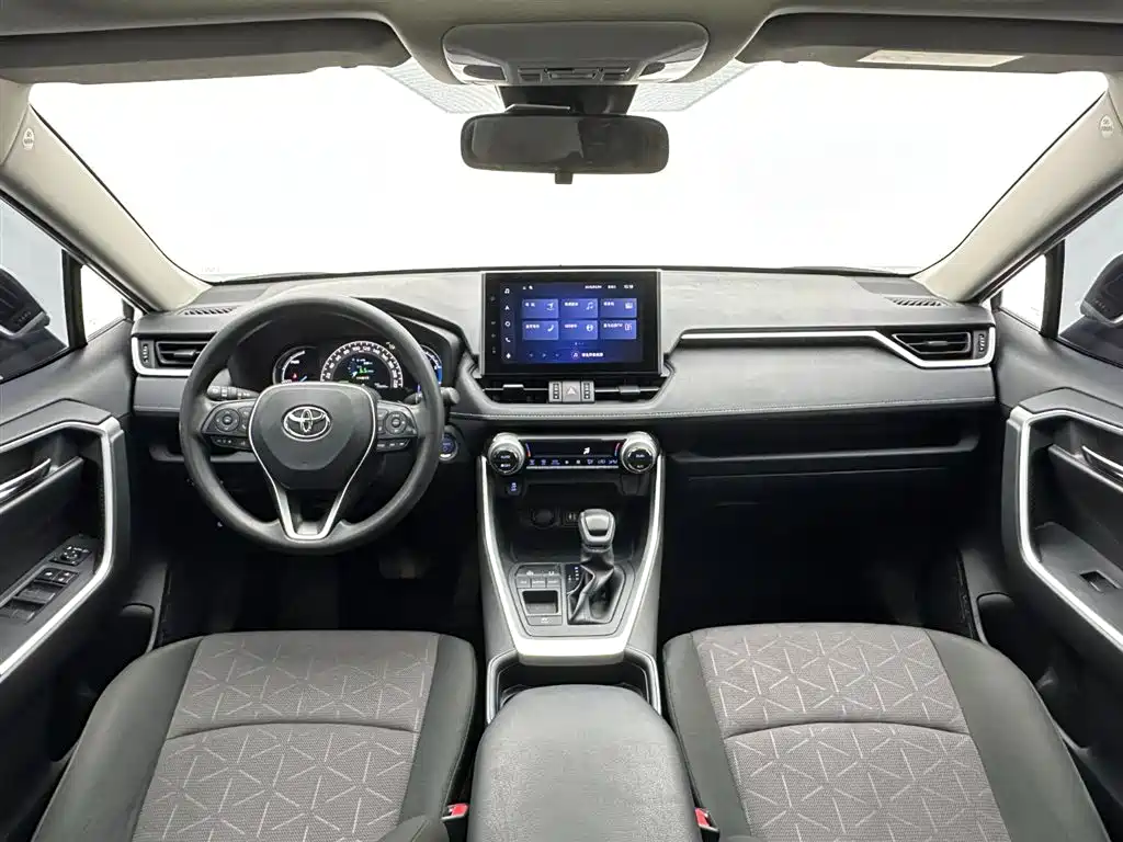 Toyota RAV4 2023 — фото 15