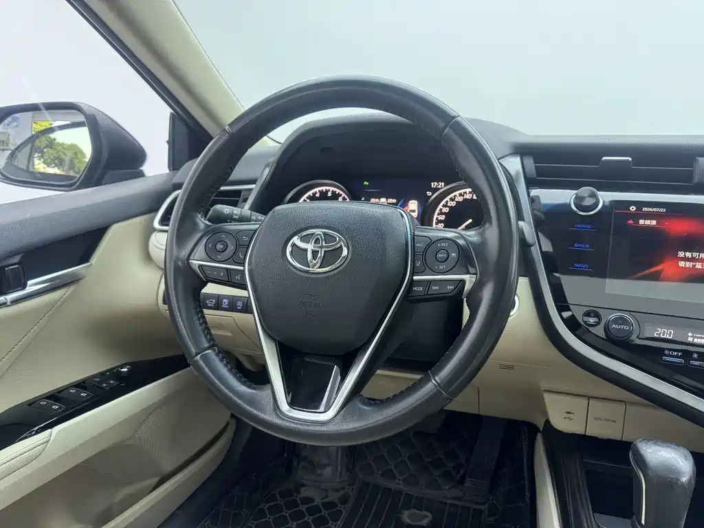Toyota Camry 2020 — фото 13