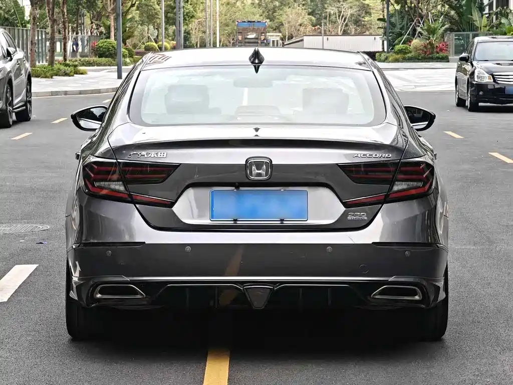 Honda Accord 2018 — фото 9