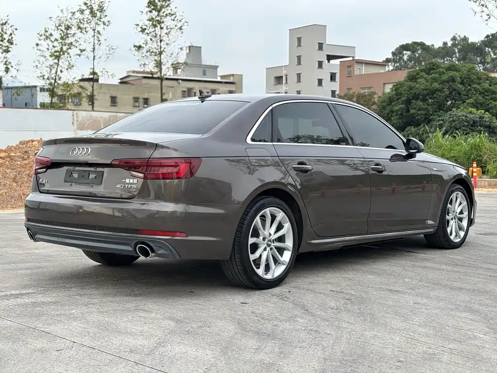 Audi A4L 2018 — фото 22