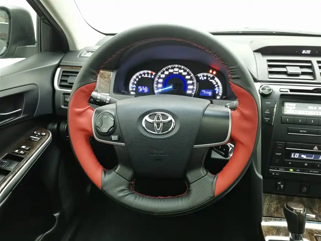 Toyota Camry 2017 — фото 11