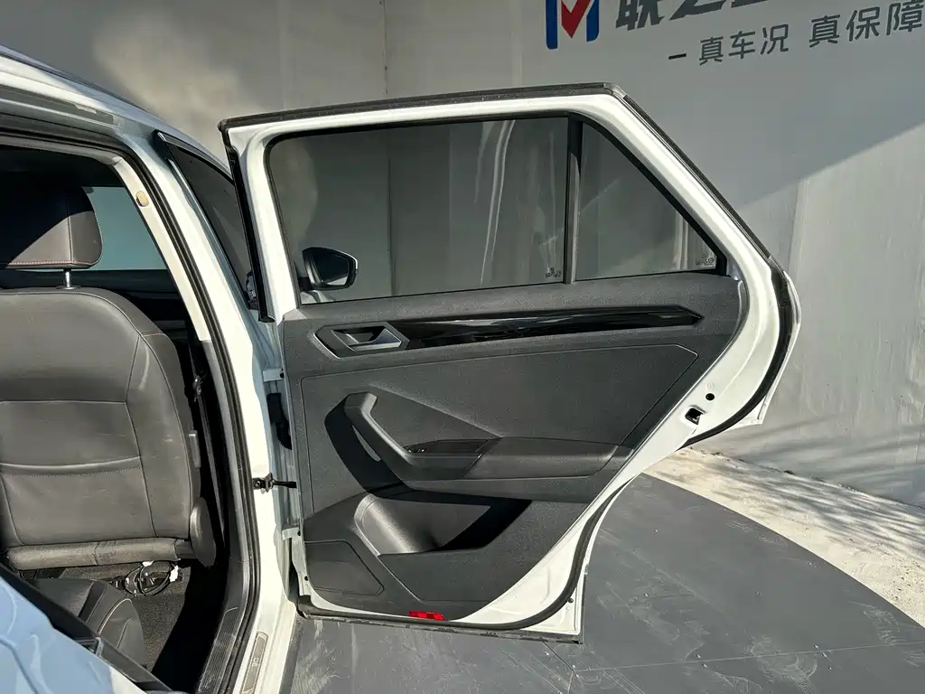 Volkswagen T-Roc 2022 — фото 34