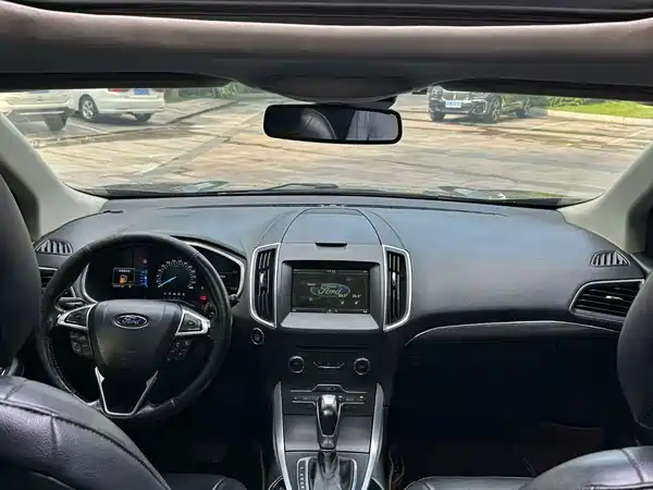 Ford Edge 2015