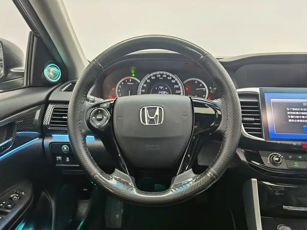 Honda Accord 2016 — фото 11