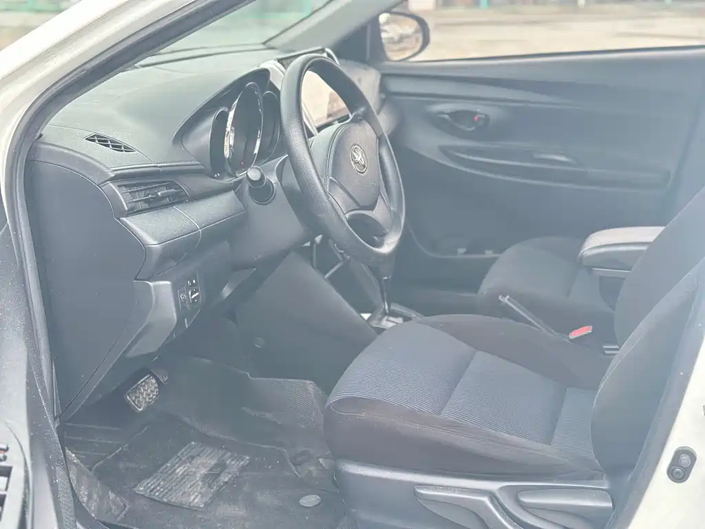 Toyota Yaris L 2019