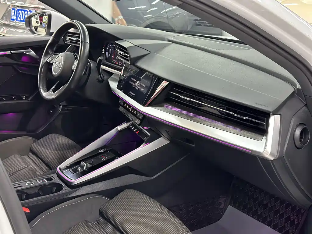 Audi A3 2023 — фото 12