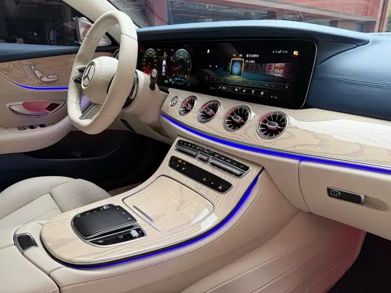 Mercedes-Benz E-Class 2020 — фото 16