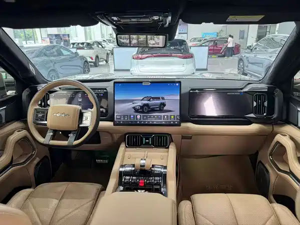 Fangchengbao Leopard 8 2025