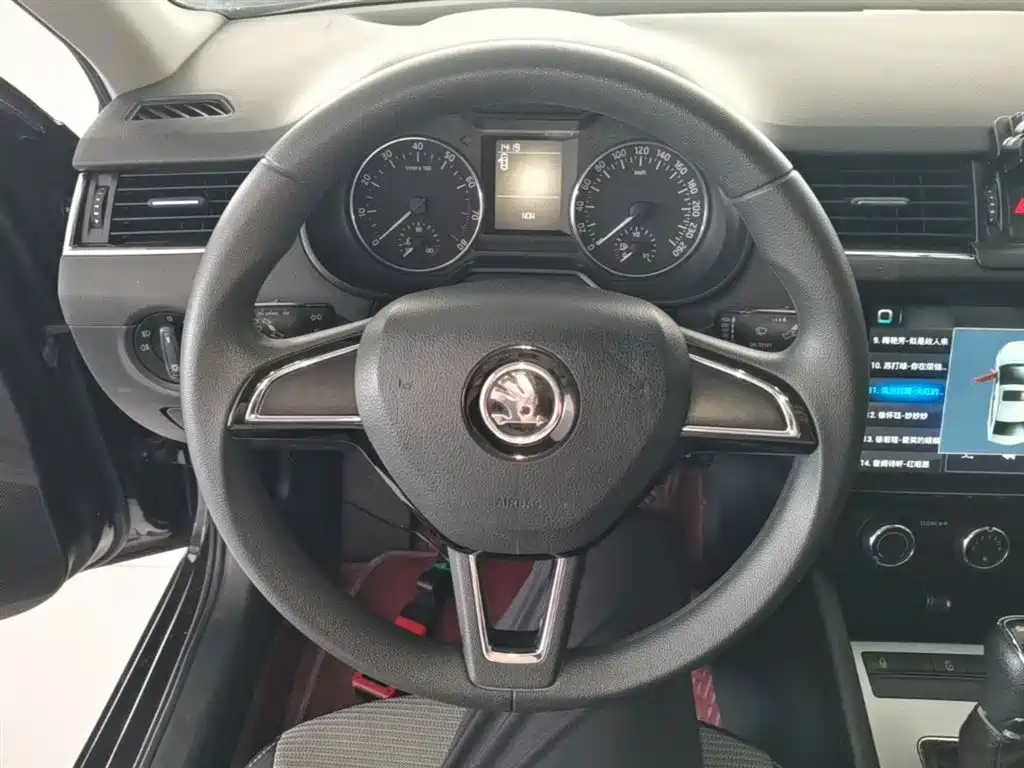 Skoda Octavia 2016 — фото 11