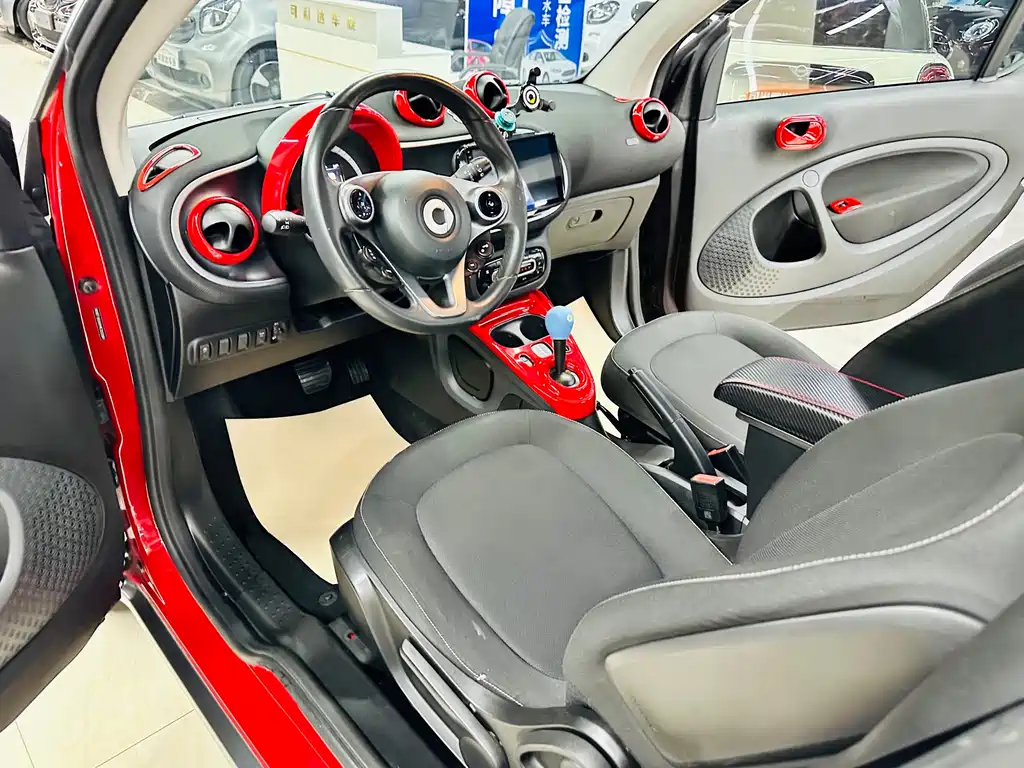 smart Fortwo 2017 — фото 15
