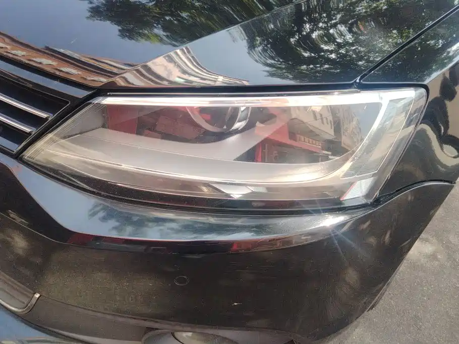 Volkswagen Sagitar 2014