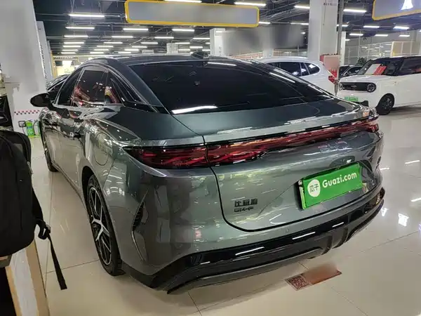 BYD Han L 2025