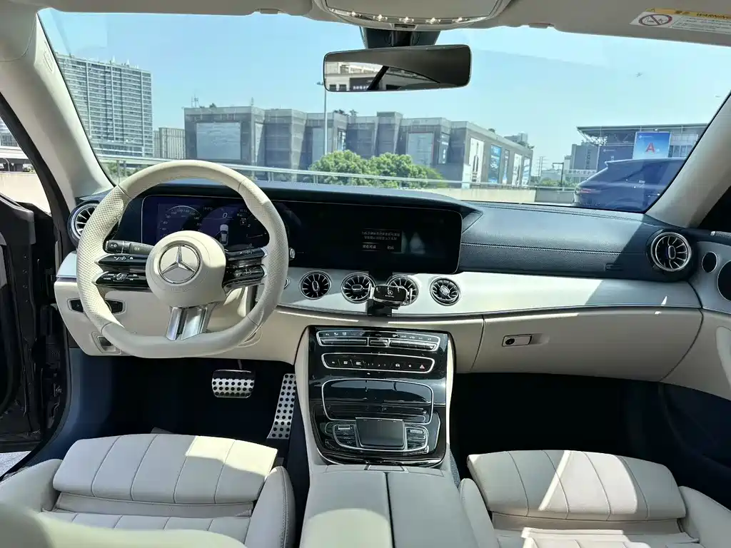 Mercedes-Benz E-Class 2023 — фото 10