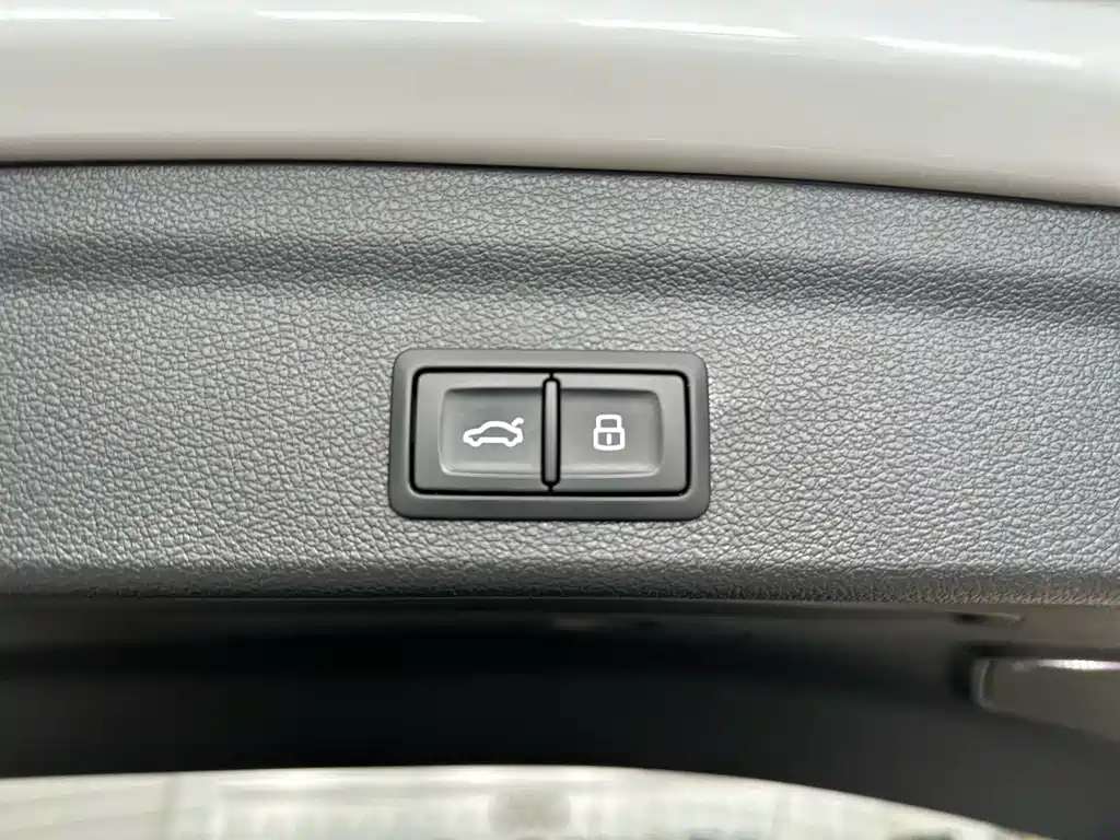 Audi Q3 2021 — фото 15