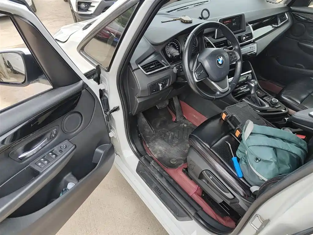 BMW 2 Series Active Tourer 2019 — фото 16