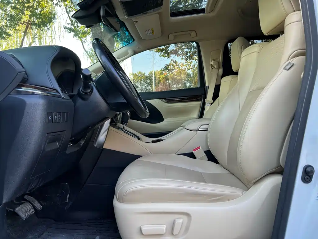 Toyota Alphard 2021 — фото 11
