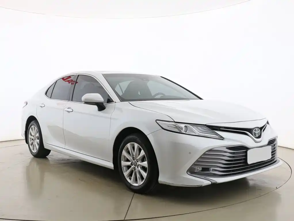 Toyota Camry 2020 — фото 6
