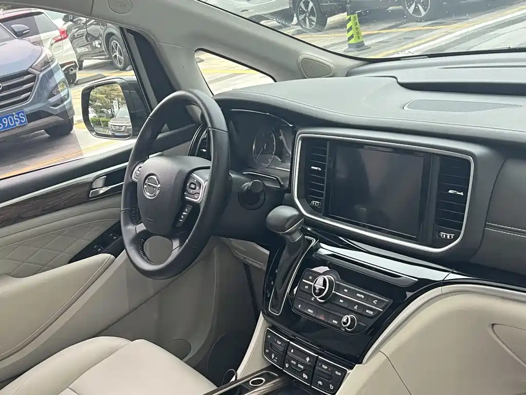 GAC Motor Trumpchi M8 2018 — фото 26