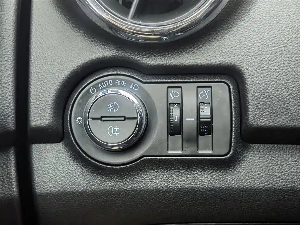 Chevrolet Trax 2015 — фото 21