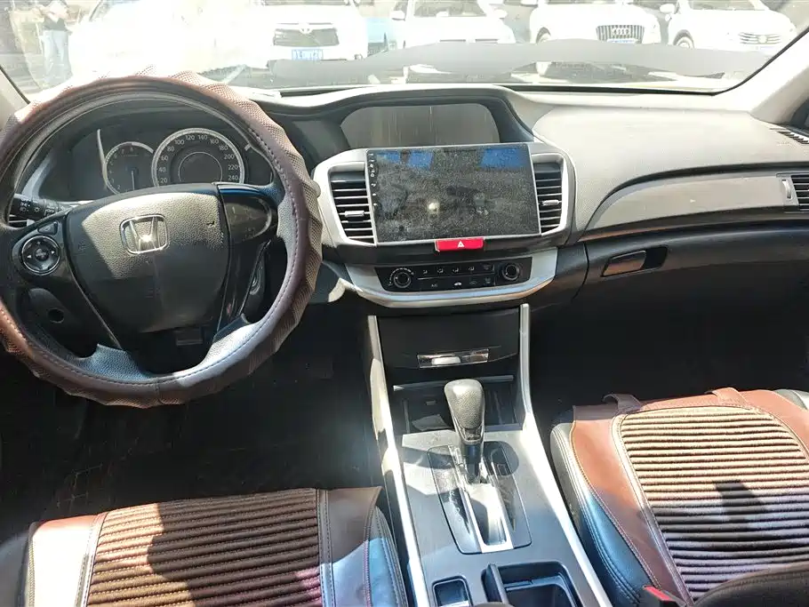 Honda Accord 2015 — фото 12