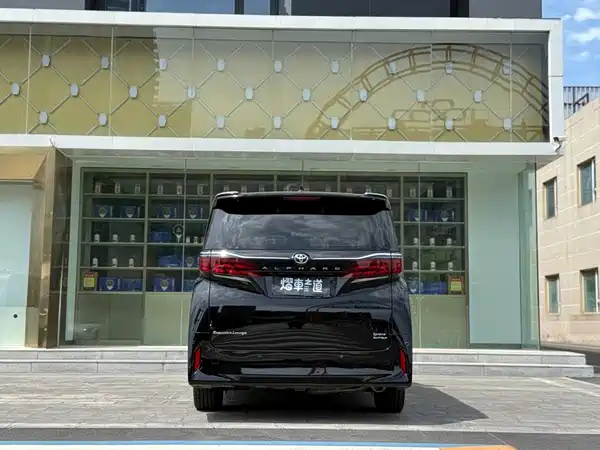 Toyota Alphard 2024