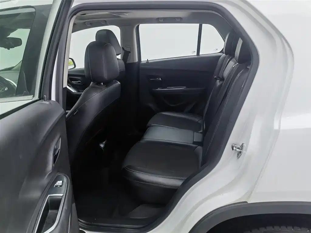 Chevrolet Trax 2015 — фото 15