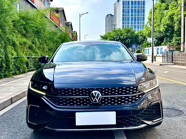 Volkswagen Passat 2023