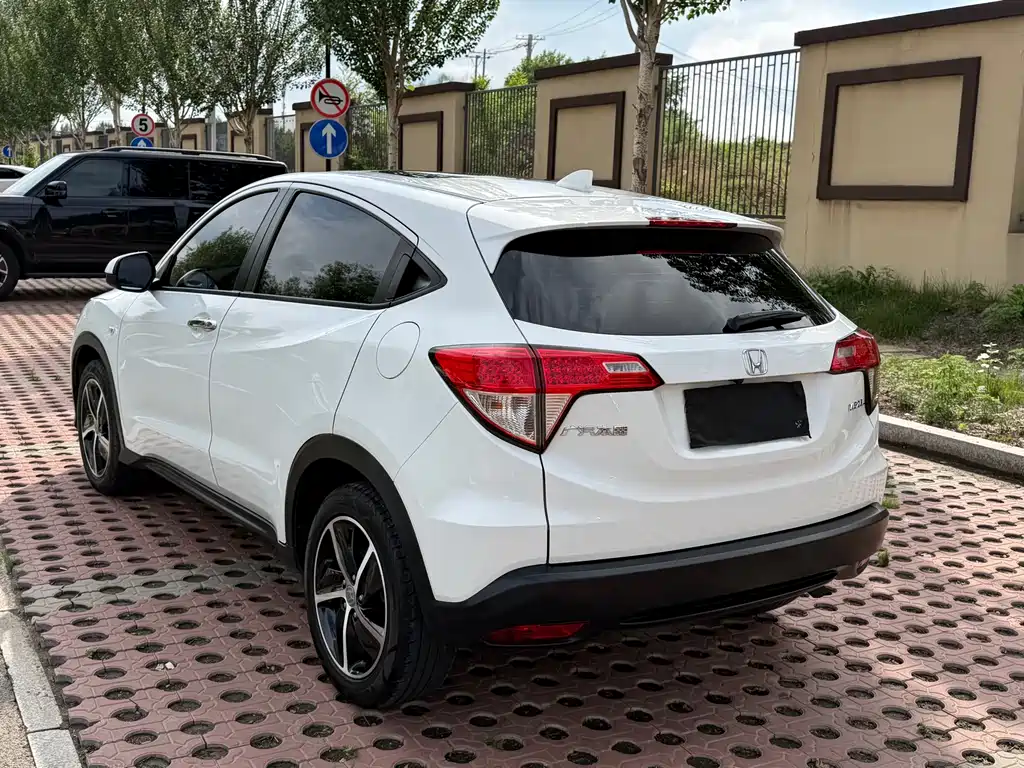 Honda Vezel 2022 — фото 6