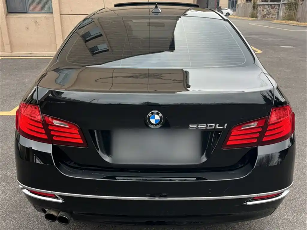BMW 5 Series 2016 — фото 9