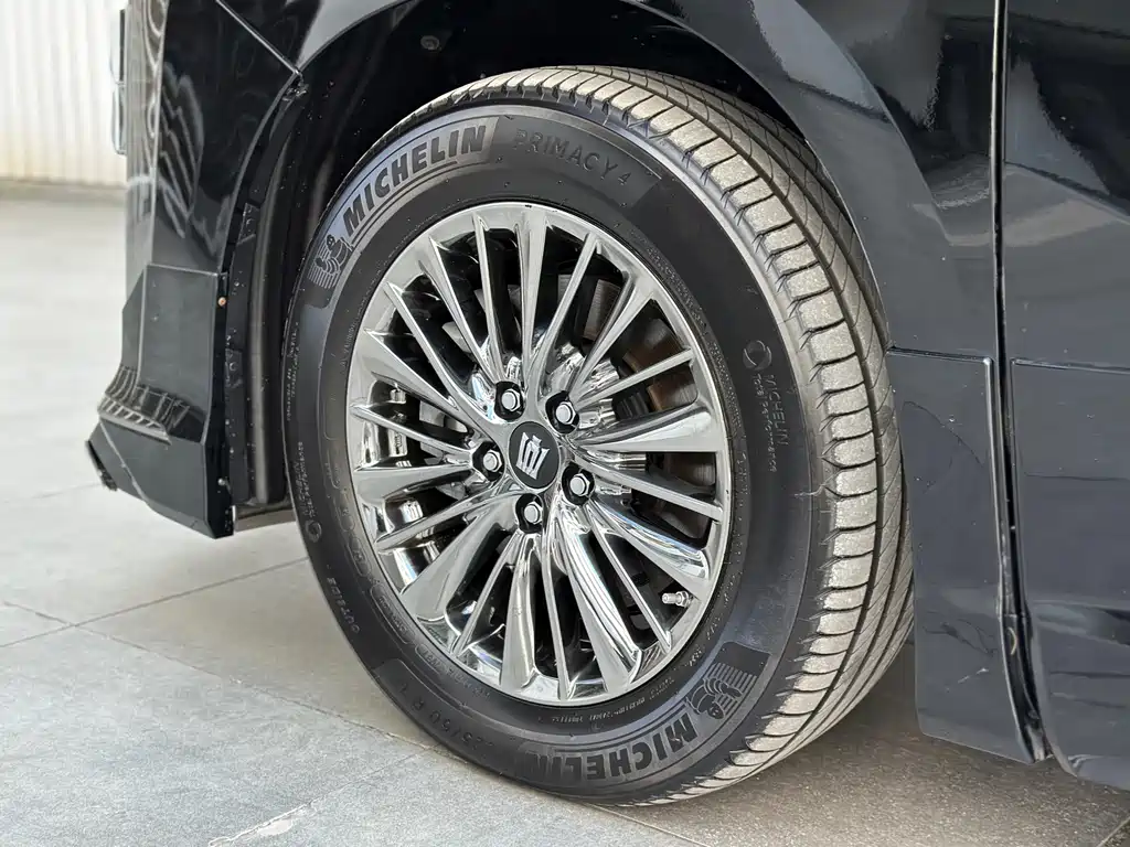 Toyota Vellfire 2022 — фото 30