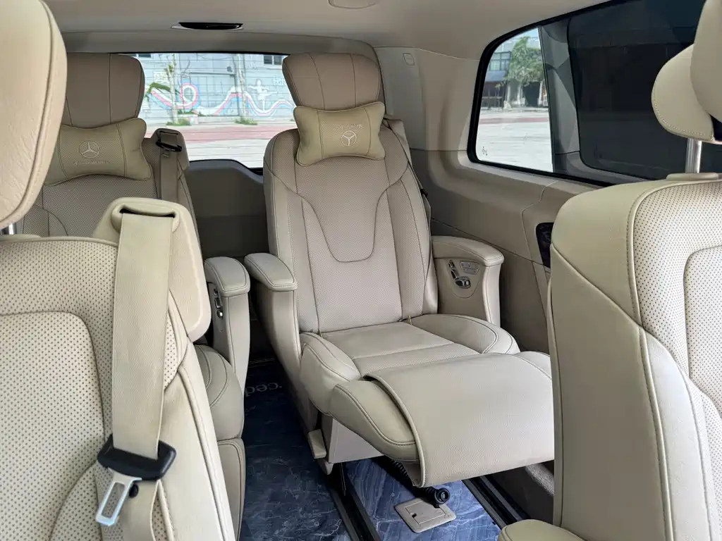 Mercedes-Benz V-Class 2017 — фото 16