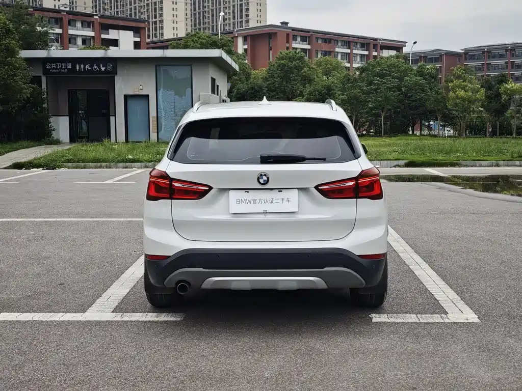 BMW X1 2018 — фото 15