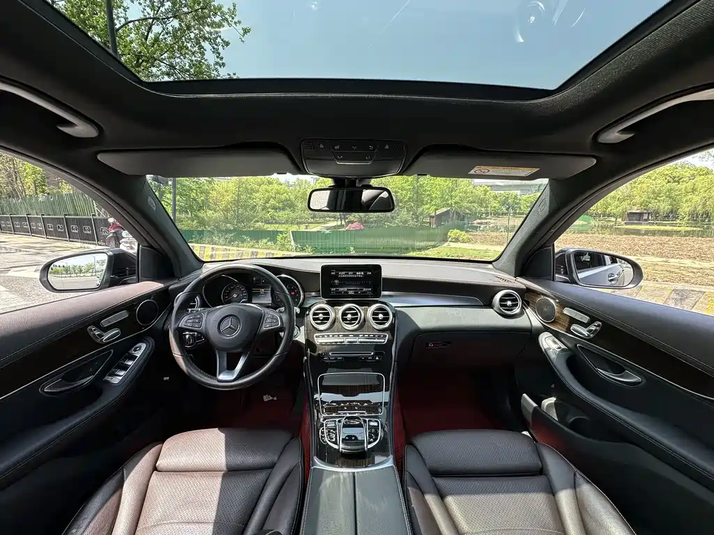 Mercedes-Benz GLC 2017 — фото 12