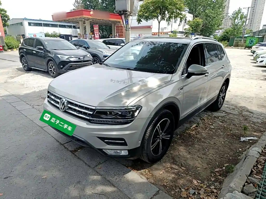 Volkswagen Tiguan L 2017 — фото 2