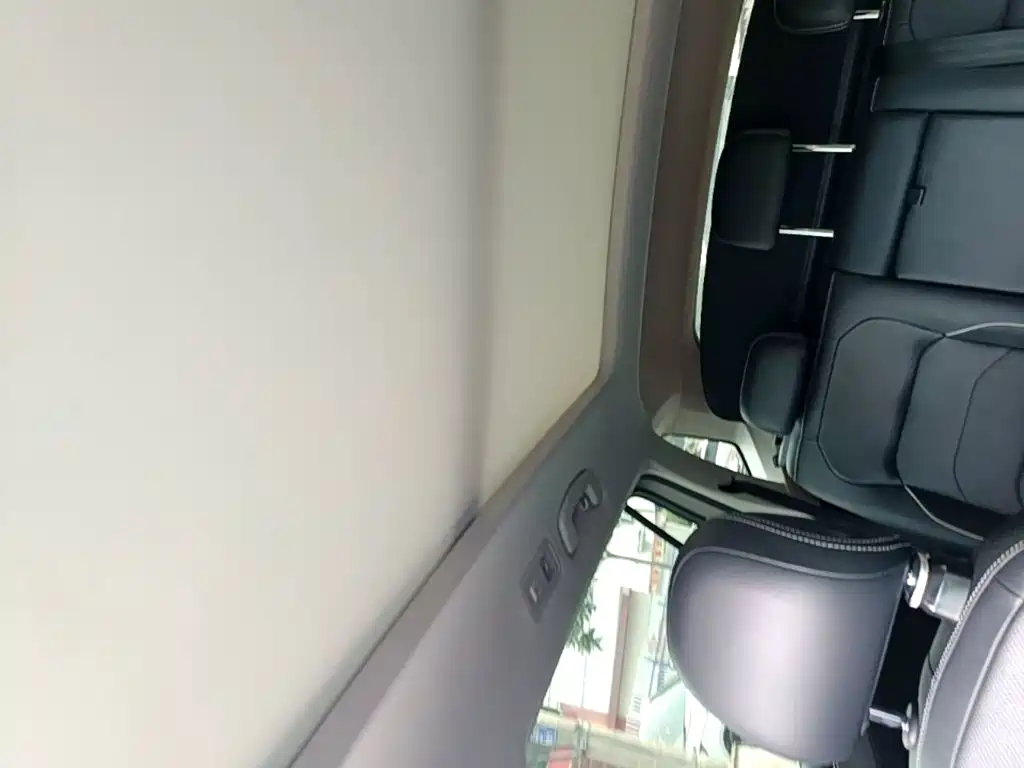 Volkswagen Tiguan L 2017 — фото 18