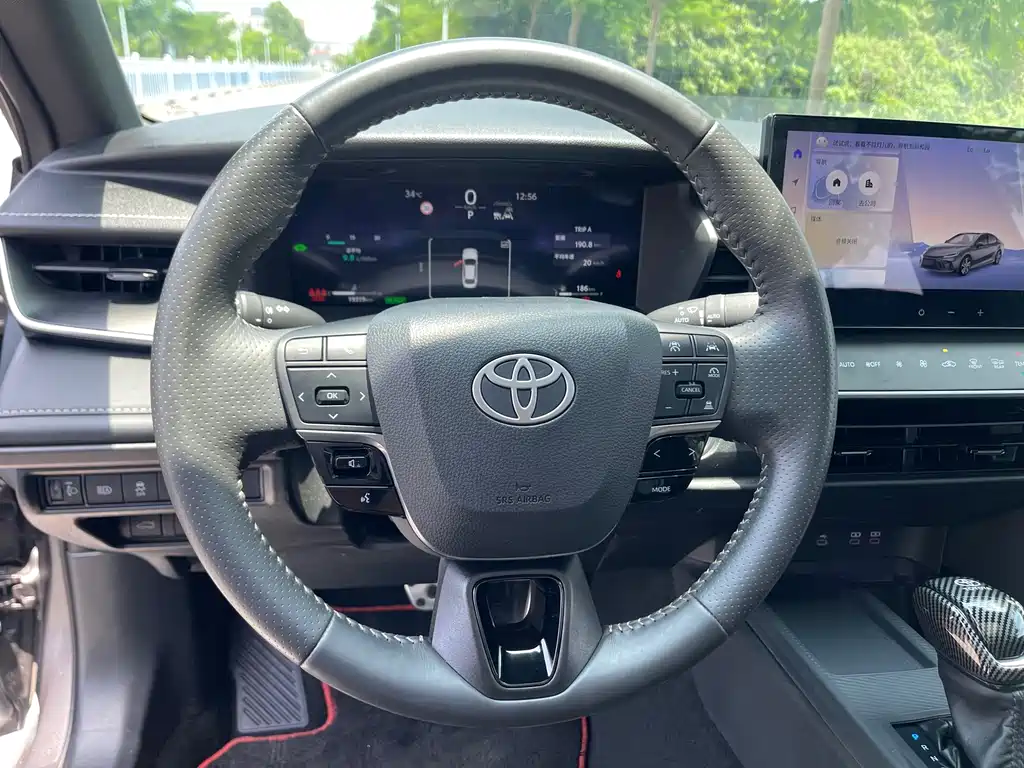 Toyota Camry 2025 — фото 22