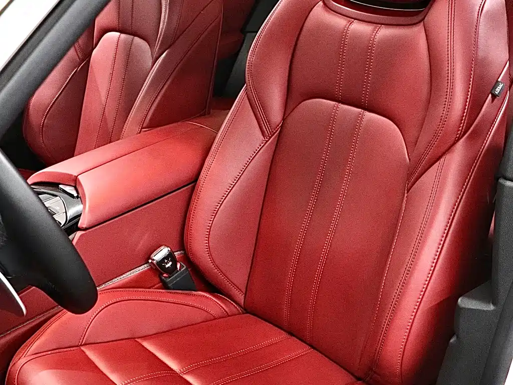Maserati Levante 2023 — фото 12