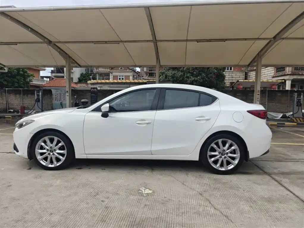 Mazda 3 Axela 2015 — фото 4
