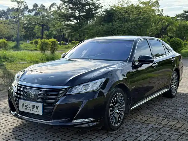 Toyota Crown 2018