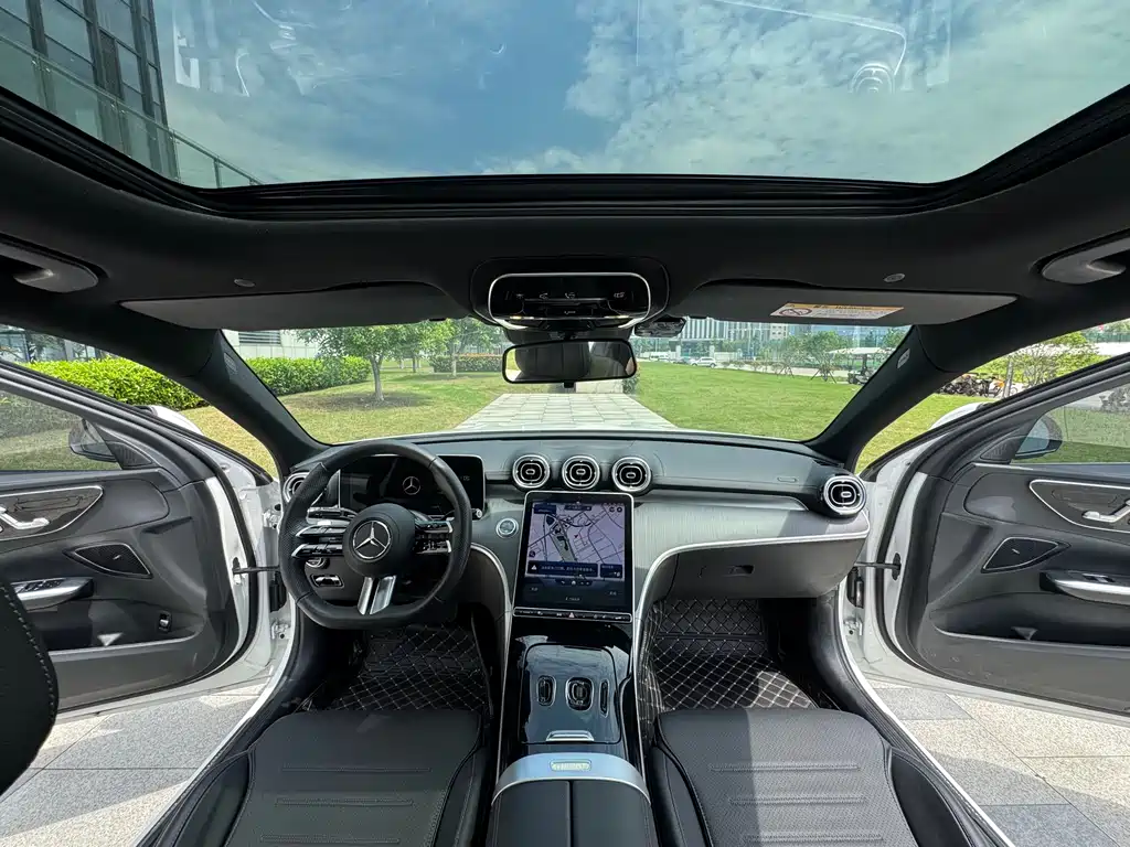 Mercedes-Benz C-Class 2023 — фото 17