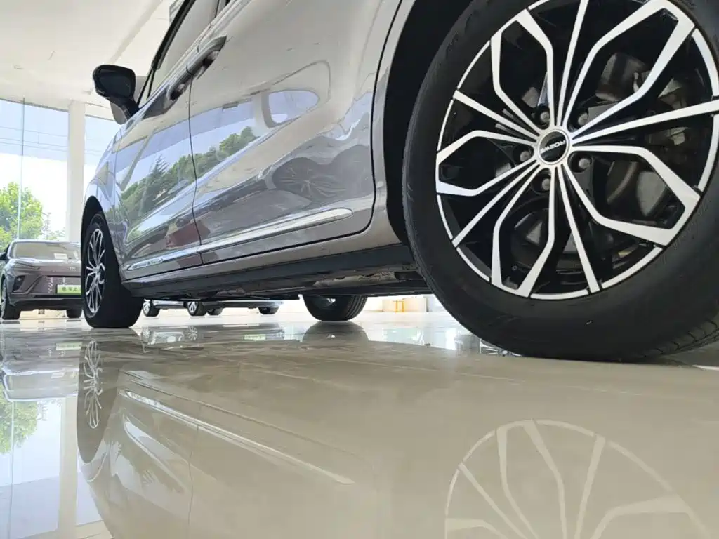 Roewe iMAX8 New Energy 2025 — фото 22