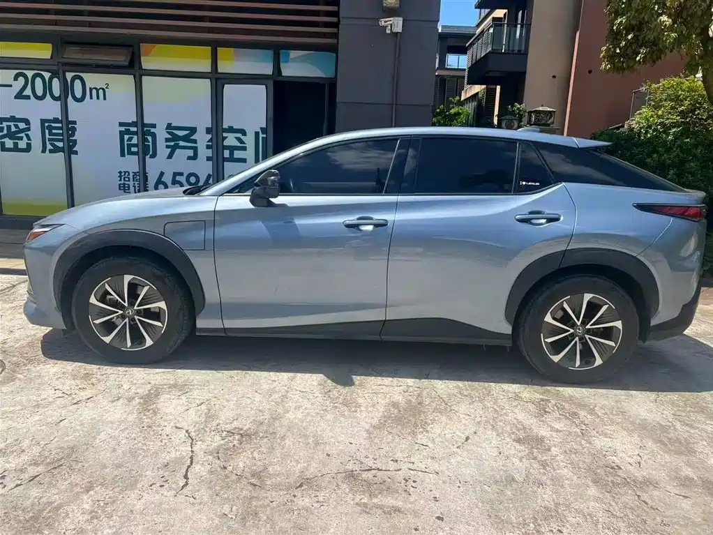 Lexus RZ 2023 — фото 5