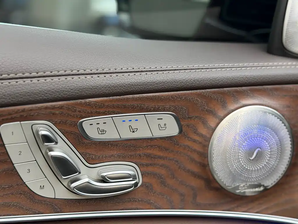 Mercedes-Benz E-Class 2020 — фото 11
