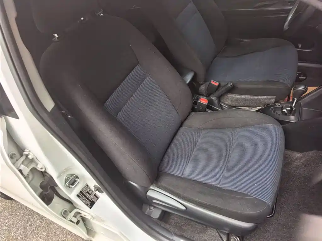 Toyota Yaris L 2018 — фото 25