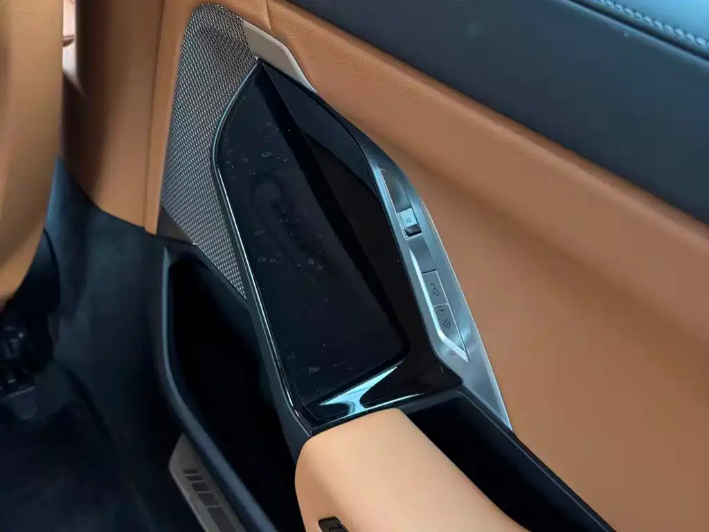 BMW i7 2023 — фото 12