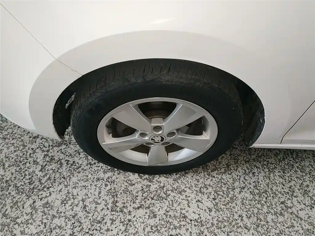 Skoda Rapid Spaceback 2019 — фото 25