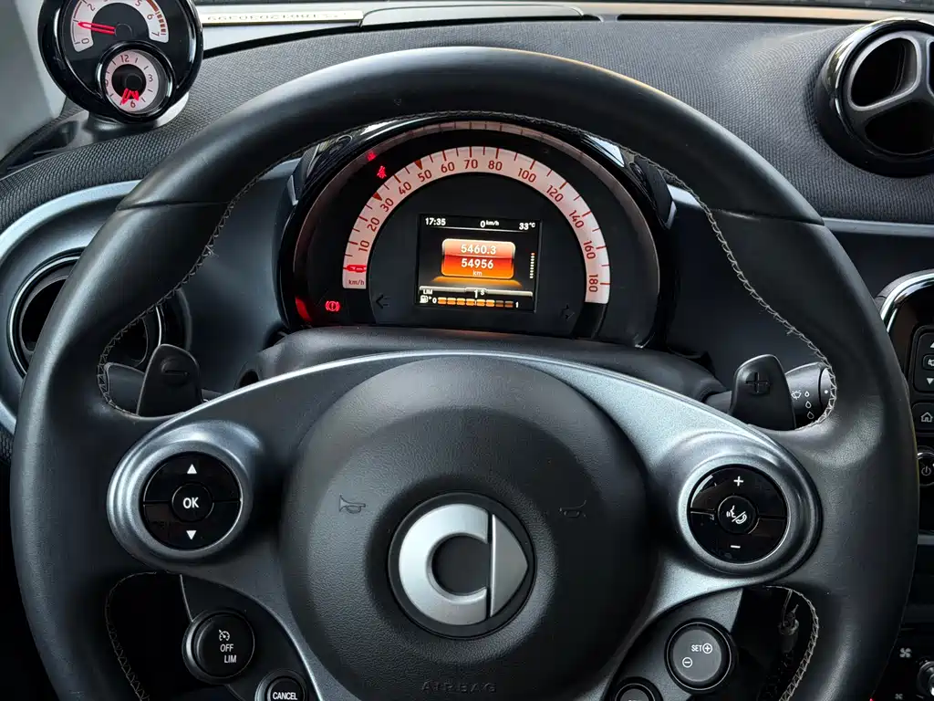 smart Fortwo 2017 — фото 12