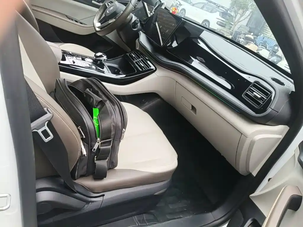 BYD Qin PLUS 2023 — фото 25